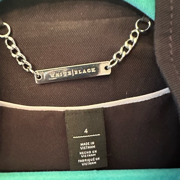 Black blazer from White House Black Merket - Picture 2 of 3